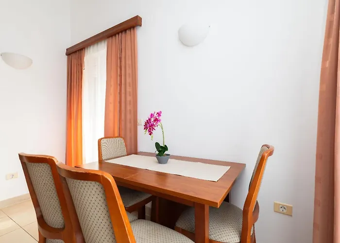 Jelena, Punta By The Sea 公寓 Veli Lošinj