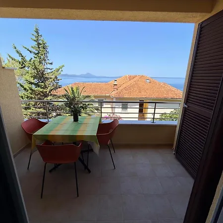Jelena, Punta By The Sea