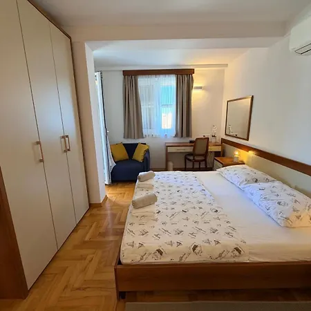 Jelena, Punta By The Sea شقة Veli Lošinj