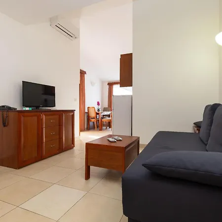 Jelena, Punta By The Sea Appartement *